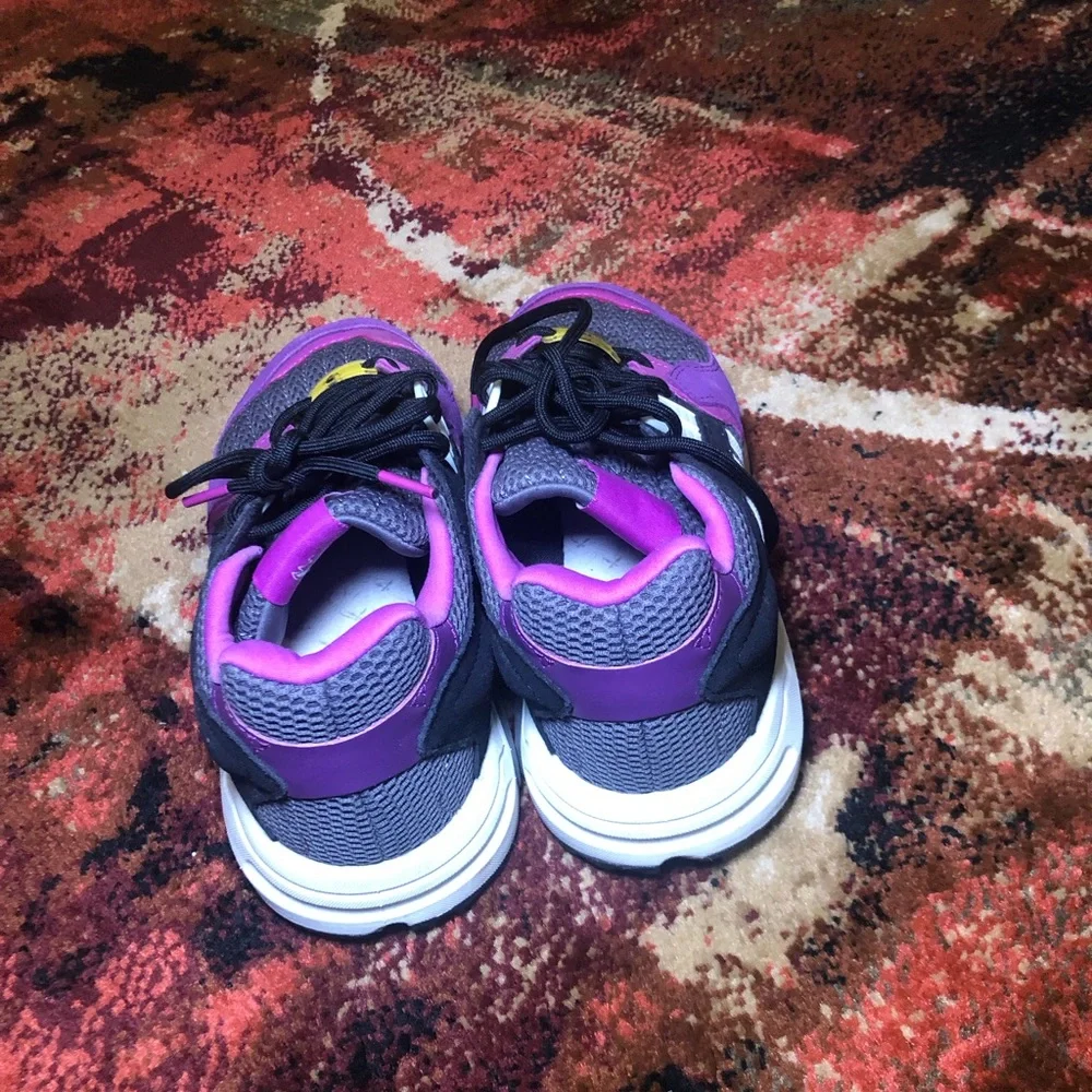 Adidas Sneakers in Purple and Black - Picture 5 of 9